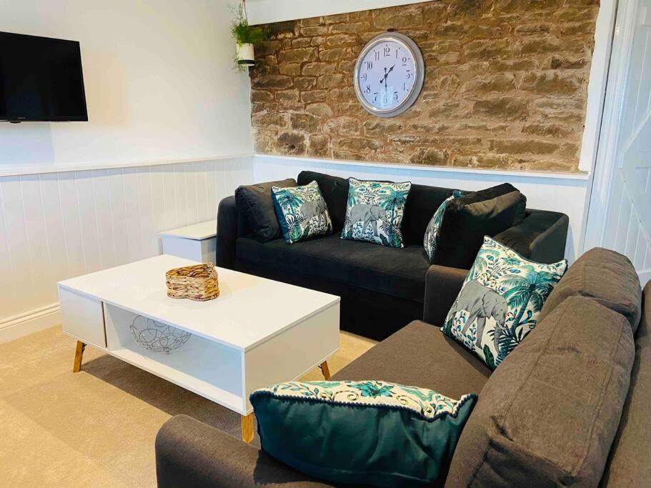 The Mill Stylish Rural Apartment With Beautiful Views Welsh Newton Common Exterior photo