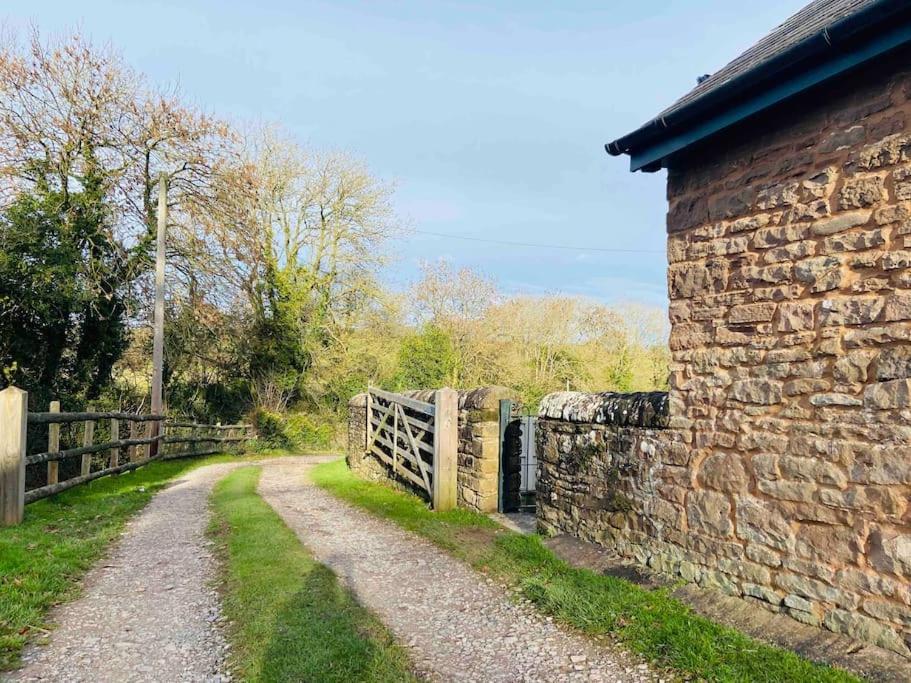 The Mill Stylish Rural Apartment With Beautiful Views Welsh Newton Common Exterior photo