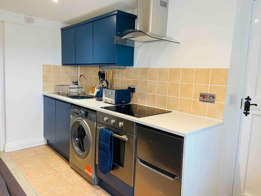 The Mill Stylish Rural Apartment With Beautiful Views Welsh Newton Common Exterior photo