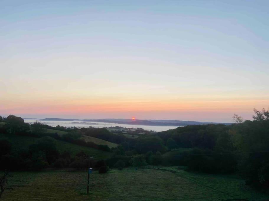 The Mill Stylish Rural Apartment With Beautiful Views Welsh Newton Common Exterior photo