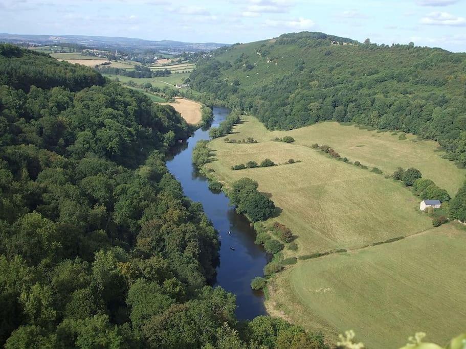 The Mill Stylish Rural Apartment With Beautiful Views Welsh Newton Common Exterior photo